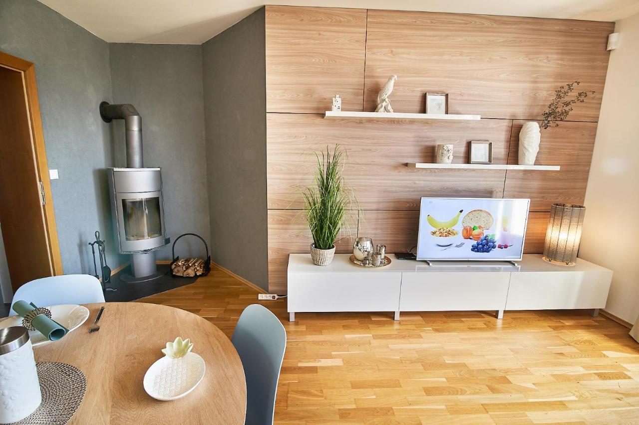 Appartement Ella à Vel'ka Lomnica Extérieur photo